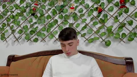 Snapshot of marcos_0212 chatting on December 14, 2024, 9:13 pm Marcos online show from December 14, 2024, 9:13 pm