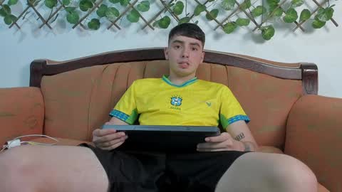 Snapshot of marcos_0212 chatting on December 16, 2024, 11:50 pm Marcos online show from December 16, 2024, 11:50 pm