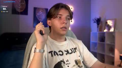 Snapshot of marcus_euphoria chatting on September 30, 2025, 1:27 pm Marcus online show from September 30, 2025, 1:27 pm