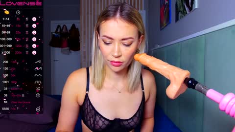 Snapshot of margohotty chatting on December 5, 2024, 5:26 am Margo for you online show from December 5, 2024, 5:26 am