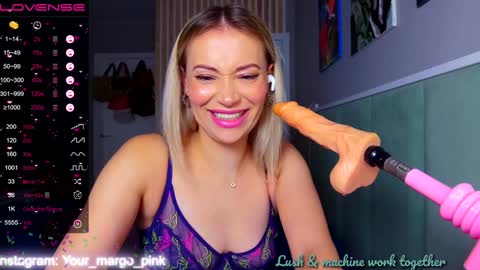 Snapshot of margohotty chatting on December 6, 2024, 5:53 am Margo for you online show from December 6, 2024, 5:53 am