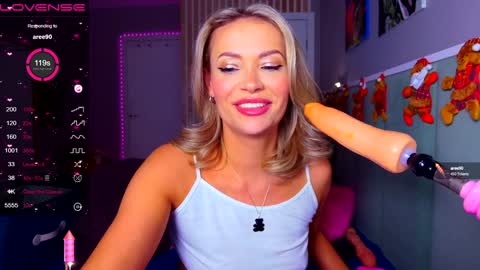 Snapshot of margohotty chatting on December 24, 2024, 8:22 am Margo for you online show from December 24, 2024, 8:22 am