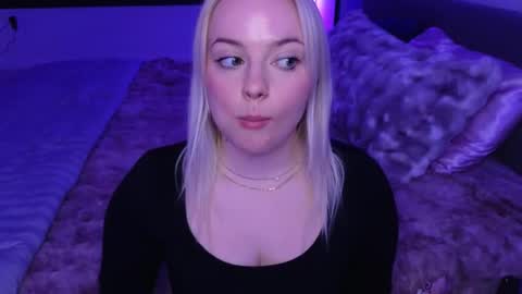 margot_robbie7 online show from March 6, 2026, 12:07 am