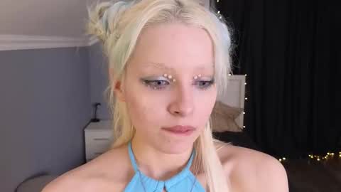 Snapshot of mari_clay chatting on February 18, 2026, 12:23 pm Milena online show from February 18, 2026, 12:23 pm