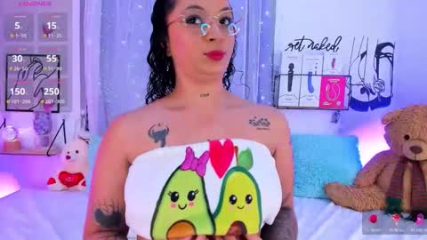 Mari Sweett  online show from February 4, 2026, 7:42 pm