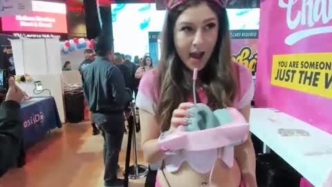 Snapshot of mariahpinkkitty chatting on January 18, 2025, 11:00 pm Pinkkitty online show from January 18, 2025, 11:00 pm