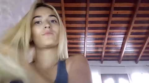 mariam_arango online show from June 8, 2026, 9:26 pm