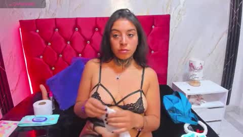 mariam_schubert online show from October 19, 2025, 4:29 pm