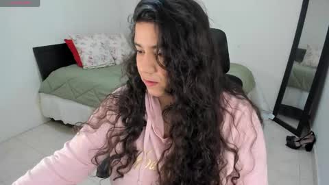 Snapshot of mariamcastillo chatting on April 22, 2026, 8:43 pm Mariam Castiblanco online show from April 22, 2026, 8:43 pm