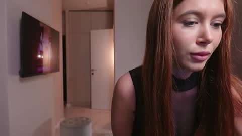 mariameella online show from November 27, 2025, 12:07 pm