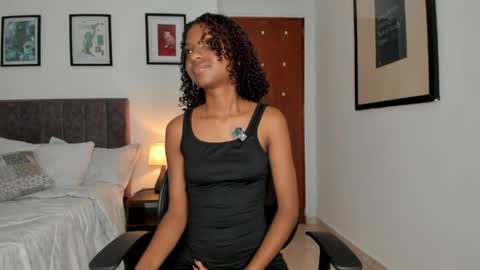 Mariana online show from April 21, 2026, 1:42 am