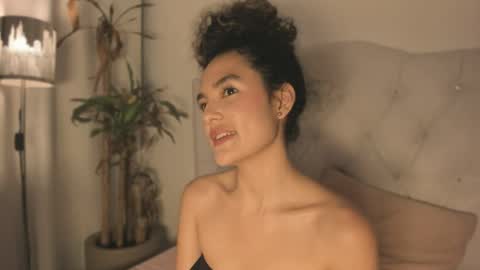 Marian online show from April 15, 2026, 9:48 pm