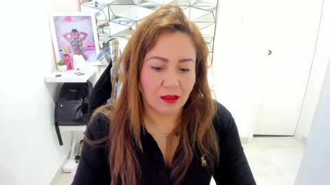 mariana01_m online show from July 4, 2026, 12:22 pm
