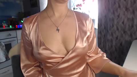 Snapshot of mariana_mur chatting on February 5, 2025, 12:06 pm MarianaMur online show from February 5, 2025, 12:06 pm