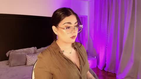 Snapshot of mariana_owen chatting on May 21, 2026, 12:01 pm online show from May 21, 2026, 12:01 pm