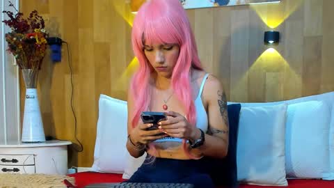 Mariana Angel online show from December 17, 2025, 7:09 pm