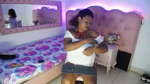 Mariana online show from February 18, 2026, 8:49 pm