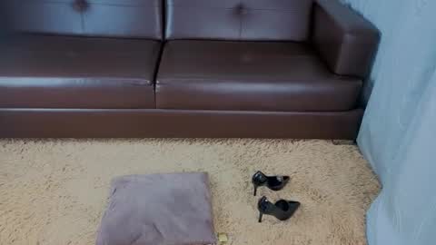 Mariana  online show from February 15, 2026, 7:51 am