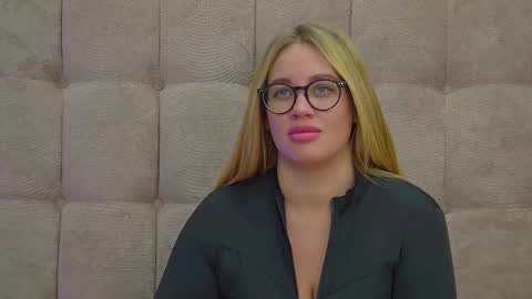 Maria online show from February 28, 2025, 9:33 pm