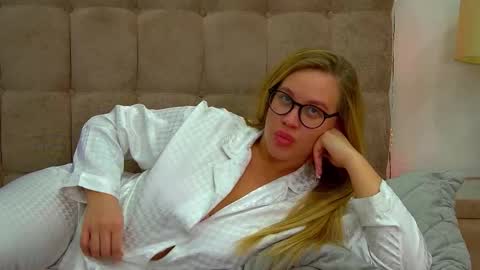 Maria online show from March 6, 2025, 1:14 pm