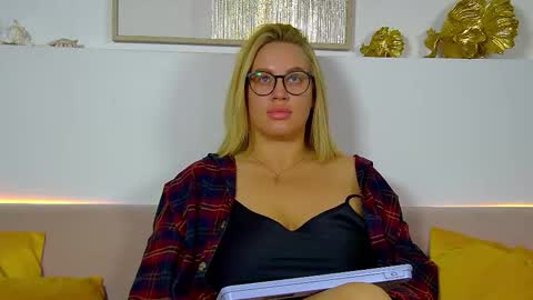 Maria online show from November 21, 2025, 6:34 am