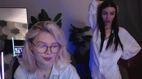 marianna_meow246 online show from April 16, 2026, 7:14 pm