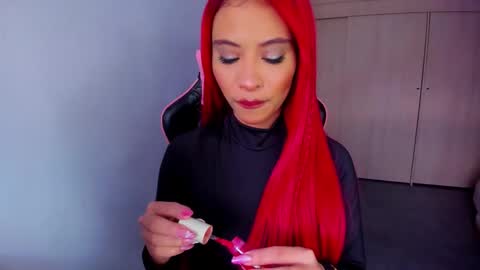 M A R I A N E online show from November 12, 2025, 5:46 pm