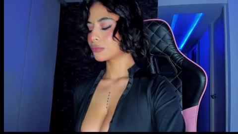 M A R I A N E online show from March 8, 2026, 5:44 am