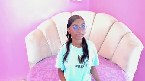 marianrosse online show from September 9, 2025, 7:46 pm