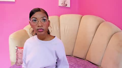 marianrosse online show from September 10, 2025, 6:41 pm