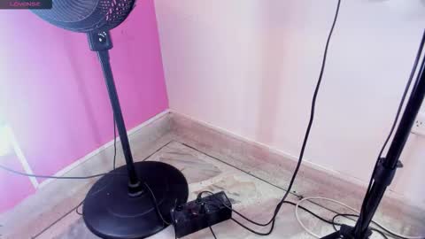 marianrosse online show from September 28, 2025, 8:14 pm