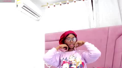 marianrosse online show from October 19, 2025, 7:47 pm