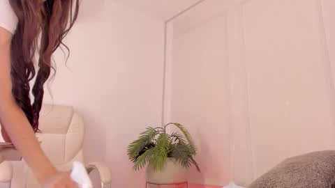 Maria Pettit online show from March 30, 2026, 2:29 pm