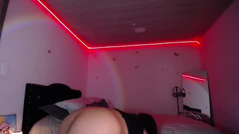 Nicolle online show from February 22, 2025, 6:50 am