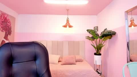 Marie online show from December 20, 2024, 3:47 am