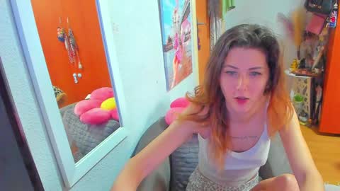 Snapshot of marie_marie03 chatting on March 12, 2025, 8:19 am Marie   online show from March 12, 2025, 8:19 am