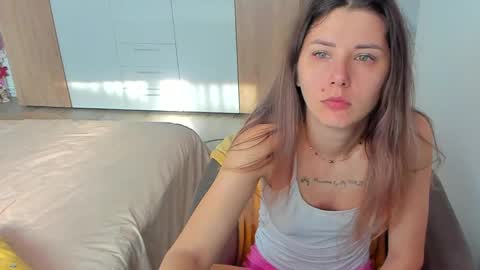 Snapshot of marie_marie03 chatting on April 14, 2026, 5:46 am Marie online show from April 14, 2026, 5:46 am