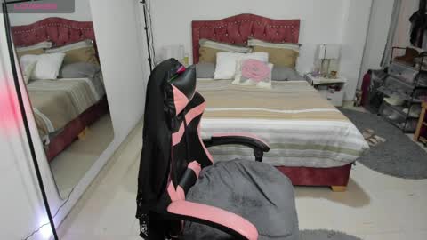 marie online show from April 12, 2026, 11:21 pm