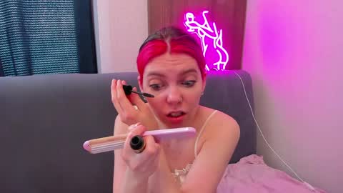 Snapshot of marie_reyess chatting on April 16, 2026, 6:58 am Marie 3 online show from April 16, 2026, 6:58 am