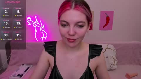 Snapshot of marie_reyess chatting on April 25, 2026, 2:25 am Marie 3 online show from April 25, 2026, 2:25 am
