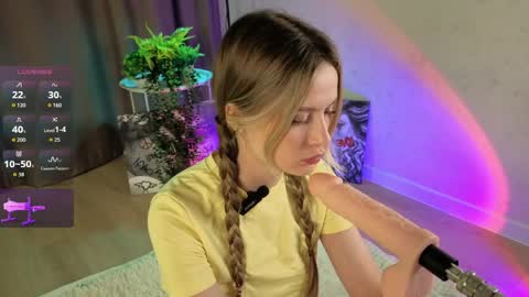 Mira and Mari online show from April 3, 2026, 5:33 pm
