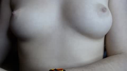 Snapshot of mariel_sins21 chatting on December 20, 2024, 2:19 am Mariie online show from December 20, 2024, 2:19 am