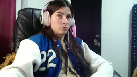 Snapshot of mariel_sins21 chatting on February 12, 2025, 1:19 am Mariie online show from February 12, 2025, 1:19 am