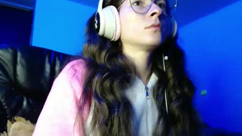 Snapshot of mariel_sins21 chatting on February 13, 2025, 12:24 am Mariie online show from February 13, 2025, 12:24 am