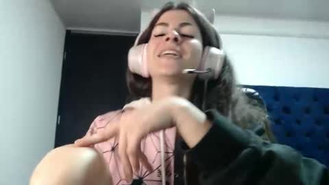 Snapshot of mariel_sins21 chatting on February 22, 2025, 2:28 am Mariie online show from February 22, 2025, 2:28 am