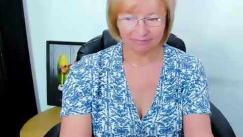 MarieMature online show from June 12, 2026, 5:17 am
