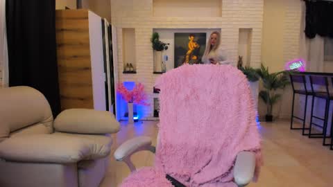mariemlui online show from May 5, 2026, 6:27 pm