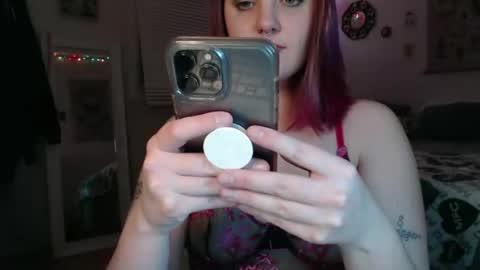 marigoldrue online show from March 5, 2025, 4:02 am