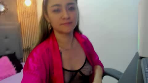 mariiajose_cruz online show from February 16, 2026, 11:50 am