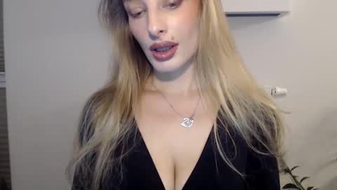 Snapshot of marilyndevilish chatting on January 11, 2025, 4:46 pm MarilynDevilish online show from January 11, 2025, 4:46 pm